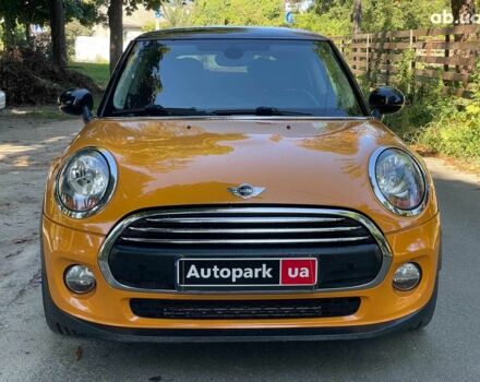 Помаранчевий Міні Hatch, об'ємом двигуна 1.5 л та пробігом 122 тис. км за 12490 $, фото 1 на Automoto.ua