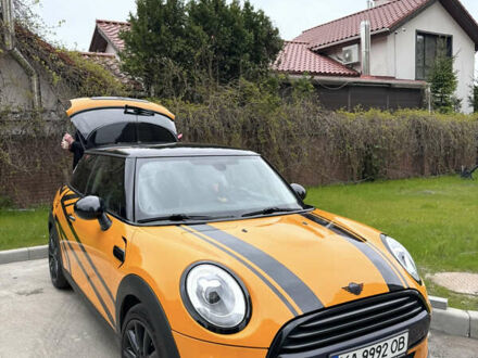 Оранжевый Мини Hatch, объемом двигателя 1.5 л и пробегом 108 тыс. км за 15500 $, фото 1 на Automoto.ua
