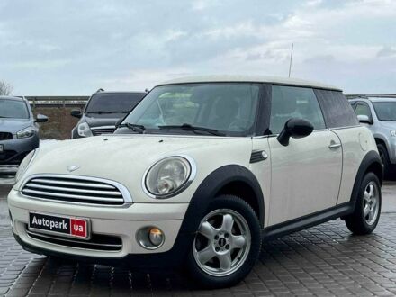 Білий Міні One, об'ємом двигуна 1.4 л та пробігом 139 тис. км за 5990 $, фото 1 на Automoto.ua