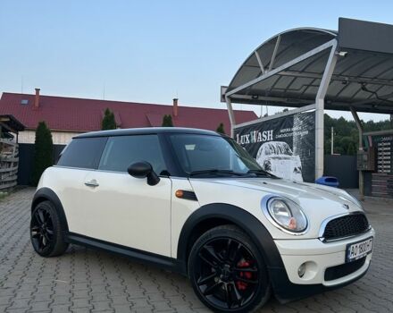Белый Мини Ван, объемом двигателя 1.4 л и пробегом 240 тыс. км за 5992 $, фото 1 на Automoto.ua
