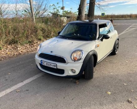 Белый Мини Ван, объемом двигателя 1.6 л и пробегом 195 тыс. км за 4799 $, фото 1 на Automoto.ua