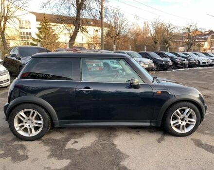 Черный Мини Ван, объемом двигателя 14 л и пробегом 220 тыс. км за 4490 $, фото 6 на Automoto.ua