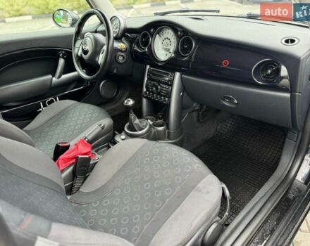 Чорний Міні One, об'ємом двигуна 1.6 л та пробігом 248 тис. км за 4200 $, фото 7 на Automoto.ua