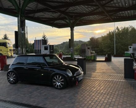 Черный Мини Ван, объемом двигателя 1.6 л и пробегом 251 тыс. км за 3290 $, фото 1 на Automoto.ua