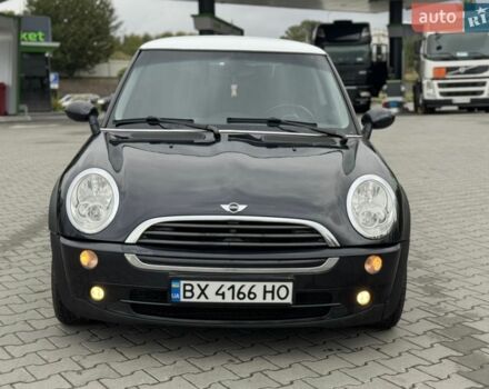 Черный Мини Ван, объемом двигателя 1.6 л и пробегом 248 тыс. км за 4200 $, фото 1 на Automoto.ua