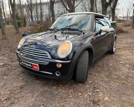 Черный Мини Ван, объемом двигателя 1.6 л и пробегом 185 тыс. км за 5490 $, фото 1 на Automoto.ua