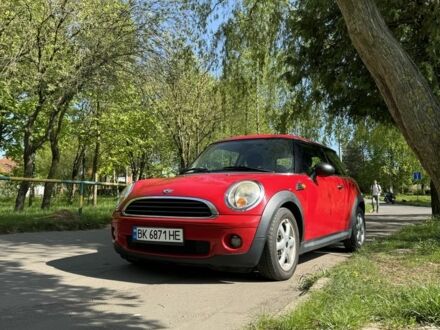 Міні One 2009 у Рівному на Automoto.ua Червоний Міні One, об'ємом двигуна 1.4 л та пробігом 224 тис. км за 5673 $, фото 1 на Automoto.ua