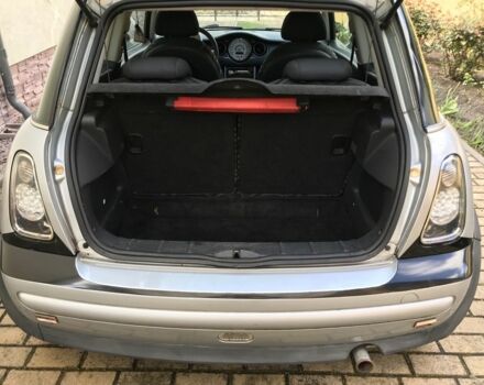 Серый Мини Ван, объемом двигателя 1.6 л и пробегом 237 тыс. км за 2350 $, фото 5 на Automoto.ua