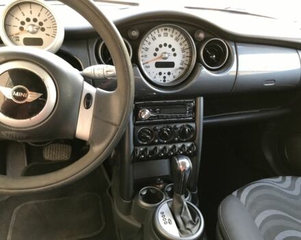 Серый Мини Ван, объемом двигателя 1.6 л и пробегом 237 тыс. км за 2350 $, фото 7 на Automoto.ua