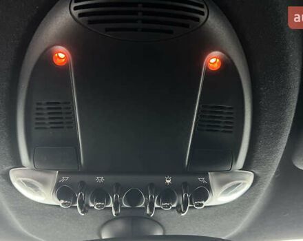 Чорний Міні Пейсмен, об'ємом двигуна 2 л та пробігом 170 тис. км за 12500 $, фото 22 на Automoto.ua