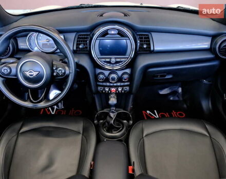Бежевый Мини Convertible, объемом двигателя 1.5 л и пробегом 50 тыс. км за 11900 $, фото 45 на Automoto.ua