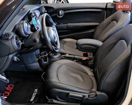 Бежевый Мини Convertible, объемом двигателя 1.5 л и пробегом 50 тыс. км за 11900 $, фото 38 на Automoto.ua