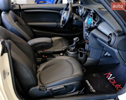 Бежевый Мини Convertible, объемом двигателя 1.5 л и пробегом 50 тыс. км за 11900 $, фото 40 на Automoto.ua