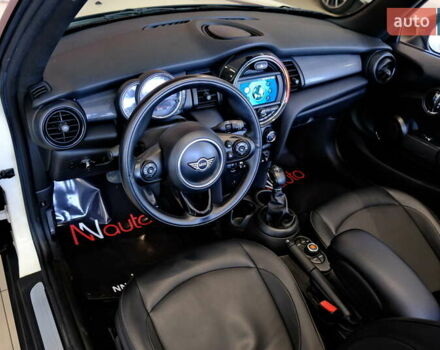 Бежевый Мини Convertible, объемом двигателя 1.5 л и пробегом 50 тыс. км за 11900 $, фото 36 на Automoto.ua
