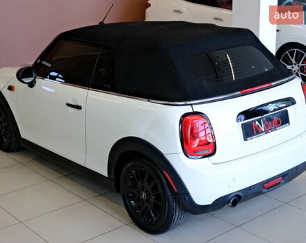 Бежевый Мини Convertible, объемом двигателя 1.5 л и пробегом 50 тыс. км за 11900 $, фото 24 на Automoto.ua