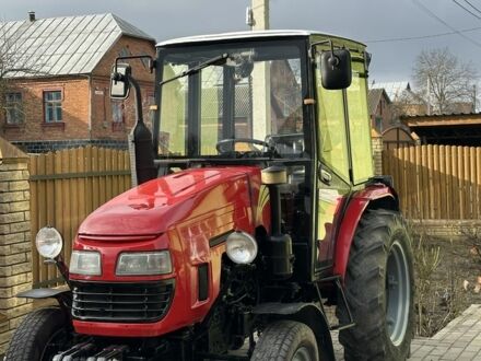 Mahindra Feng Shou 354 2010 в Хмельницком на Automoto.ua Красный Mahindra Feng Shou 354, объемом двигателя 2.76 л и пробегом 5 тыс. км за 5800 $, фото 1 на Automoto.ua