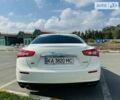 Белый Мазерати Гибли, объемом двигателя 2.98 л и пробегом 130 тыс. км за 27000 $, фото 7 на Automoto.ua