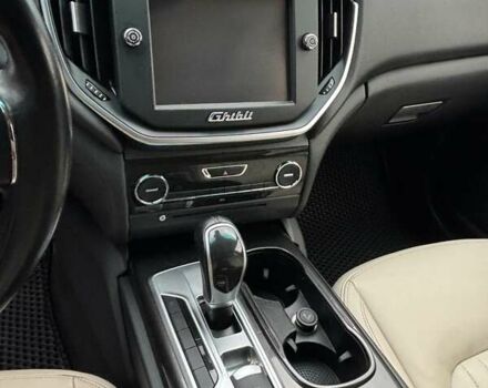 Мазераті Ghibli 2014 у Тячеве на Automoto.ua Білий Мазераті Ghibli, об'ємом двигуна 2.98 л та пробігом 111 тис. км за 25000 $, фото 13 на Automoto.ua