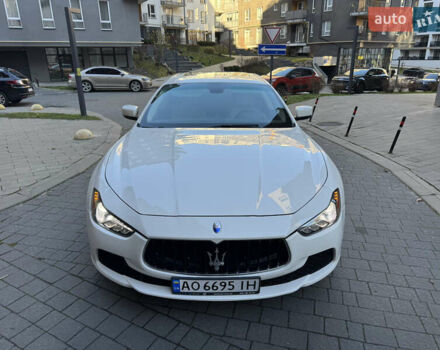 Белый Мазерати Гибли, объемом двигателя 2.98 л и пробегом 111 тыс. км за 22500 $, фото 2 на Automoto.ua