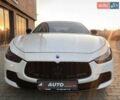 Белый Мазерати Гибли, объемом двигателя 3 л и пробегом 71 тыс. км за 32500 $, фото 2 на Automoto.ua