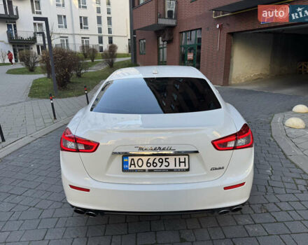Белый Мазерати Гибли, объемом двигателя 2.98 л и пробегом 111 тыс. км за 22500 $, фото 14 на Automoto.ua
