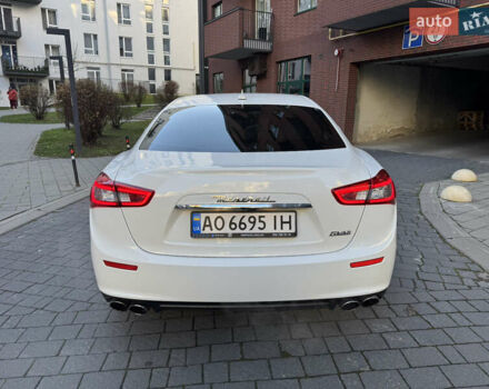 Белый Мазерати Гибли, объемом двигателя 2.98 л и пробегом 111 тыс. км за 22500 $, фото 15 на Automoto.ua