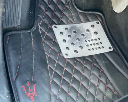 Белый Мазерати Гибли, объемом двигателя 2.98 л и пробегом 94 тыс. км за 15500 $, фото 26 на Automoto.ua