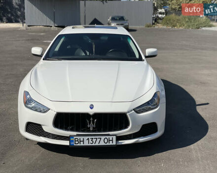 Белый Мазерати Гибли, объемом двигателя 2.98 л и пробегом 94 тыс. км за 15500 $, фото 1 на Automoto.ua