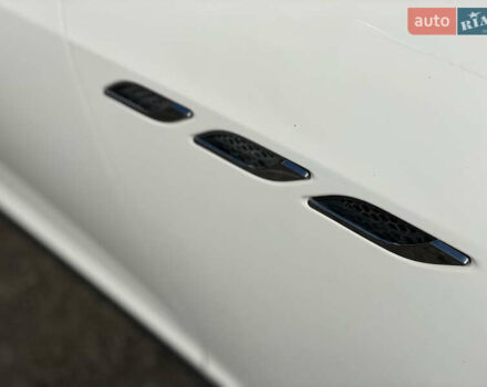 Белый Мазерати Гибли, объемом двигателя 2.98 л и пробегом 94 тыс. км за 15500 $, фото 7 на Automoto.ua