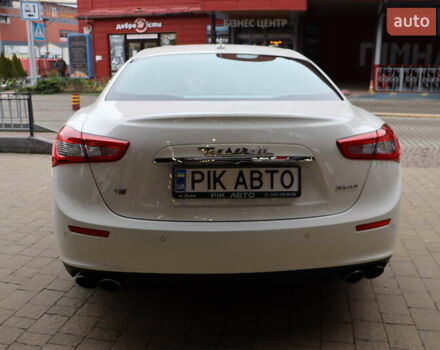 Белый Мазерати Гибли, объемом двигателя 3 л и пробегом 80 тыс. км за 26700 $, фото 6 на Automoto.ua