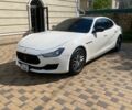 Белый Мазерати Гибли, объемом двигателя 2.98 л и пробегом 128 тыс. км за 29999 $, фото 1 на Automoto.ua