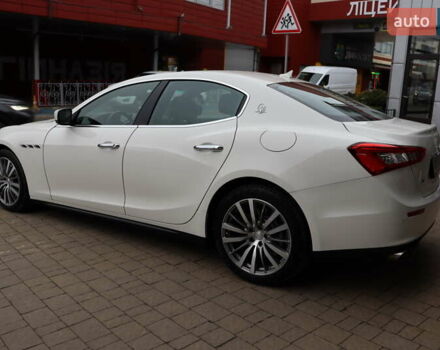 Белый Мазерати Гибли, объемом двигателя 3 л и пробегом 80 тыс. км за 26700 $, фото 8 на Automoto.ua