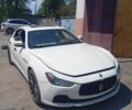 Белый Мазерати Гибли, объемом двигателя 3 л и пробегом 140 тыс. км за 15400 $, фото 1 на Automoto.ua