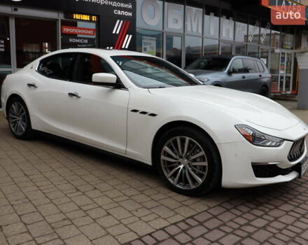 Белый Мазерати Гибли, объемом двигателя 3 л и пробегом 80 тыс. км за 26700 $, фото 7 на Automoto.ua