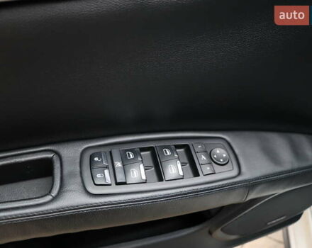 Белый Мазерати Гибли, объемом двигателя 3 л и пробегом 80 тыс. км за 26700 $, фото 12 на Automoto.ua