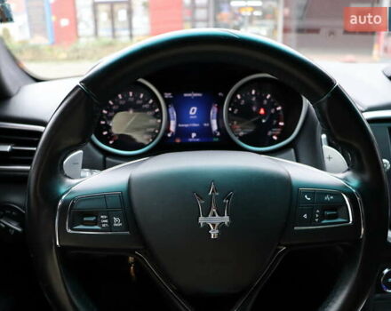 Белый Мазерати Гибли, объемом двигателя 3 л и пробегом 80 тыс. км за 26700 $, фото 20 на Automoto.ua