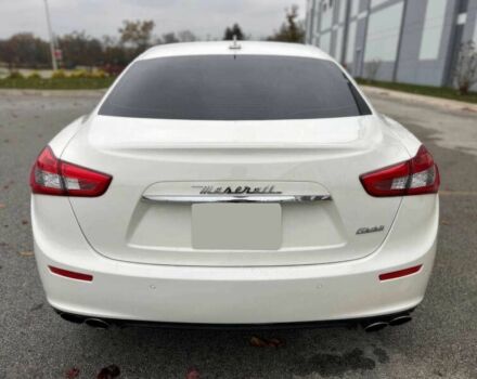 Белый Мазерати Гибли, объемом двигателя 3 л и пробегом 52 тыс. км за 12700 $, фото 6 на Automoto.ua