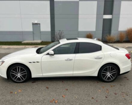 Белый Мазерати Гибли, объемом двигателя 3 л и пробегом 52 тыс. км за 12700 $, фото 4 на Automoto.ua