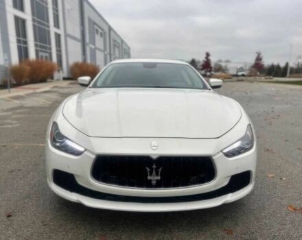 Белый Мазерати Гибли, объемом двигателя 3 л и пробегом 52 тыс. км за 12700 $, фото 1 на Automoto.ua