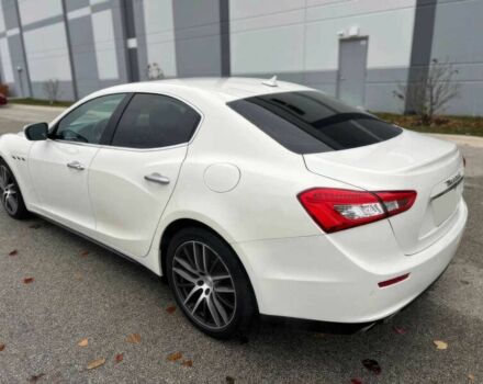 Белый Мазерати Гибли, объемом двигателя 3 л и пробегом 52 тыс. км за 12700 $, фото 5 на Automoto.ua