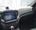 Белый Мазерати Гибли, объемом двигателя 2.98 л и пробегом 121 тыс. км за 16700 $, фото 31 на Automoto.ua