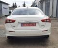 Белый Мазерати Гибли, объемом двигателя 2.98 л и пробегом 121 тыс. км за 16700 $, фото 3 на Automoto.ua
