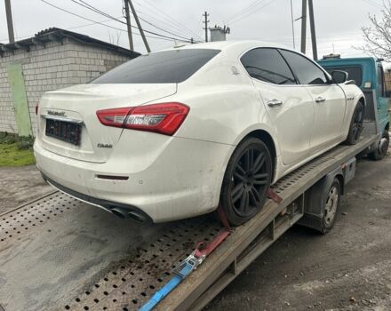 Белый Мазерати Гибли, объемом двигателя 3 л и пробегом 57 тыс. км за 15 $, фото 3 на Automoto.ua