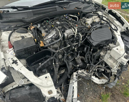 Белый Мазерати Гибли, объемом двигателя 3 л и пробегом 57 тыс. км за 15100 $, фото 10 на Automoto.ua