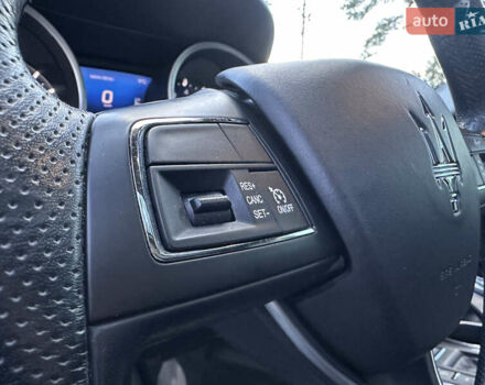 Белый Мазерати Гибли, объемом двигателя 2.98 л и пробегом 38 тыс. км за 39999 $, фото 40 на Automoto.ua