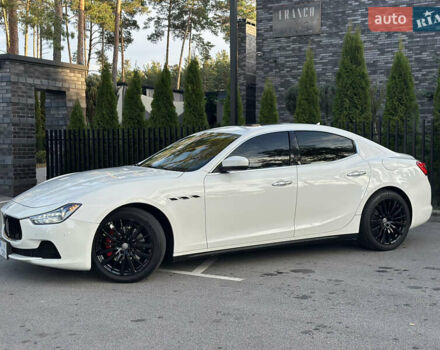 Белый Мазерати Гибли, объемом двигателя 2.98 л и пробегом 38 тыс. км за 39999 $, фото 10 на Automoto.ua