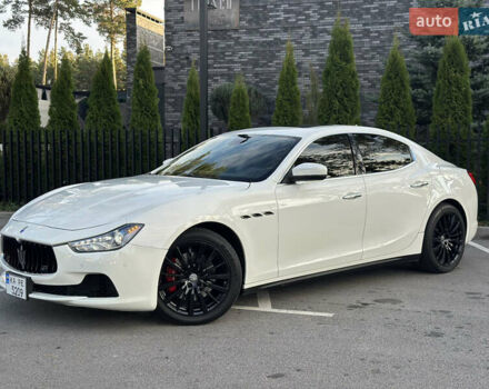 Белый Мазерати Гибли, объемом двигателя 2.98 л и пробегом 38 тыс. км за 39999 $, фото 9 на Automoto.ua