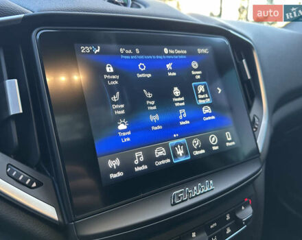 Белый Мазерати Гибли, объемом двигателя 2.98 л и пробегом 38 тыс. км за 39999 $, фото 43 на Automoto.ua