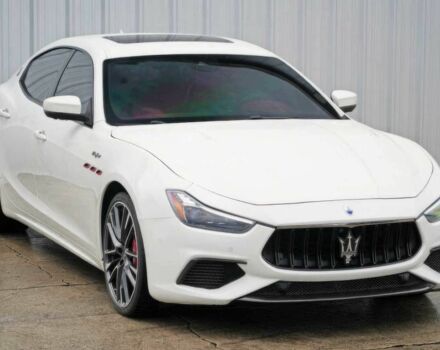 Білий Мазераті Ghibli, об'ємом двигуна 3.8 л та пробігом 14 тис. км за 15700 $, фото 1 на Automoto.ua