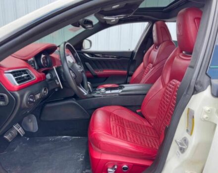 Білий Мазераті Ghibli, об'ємом двигуна 3.8 л та пробігом 14 тис. км за 15700 $, фото 8 на Automoto.ua